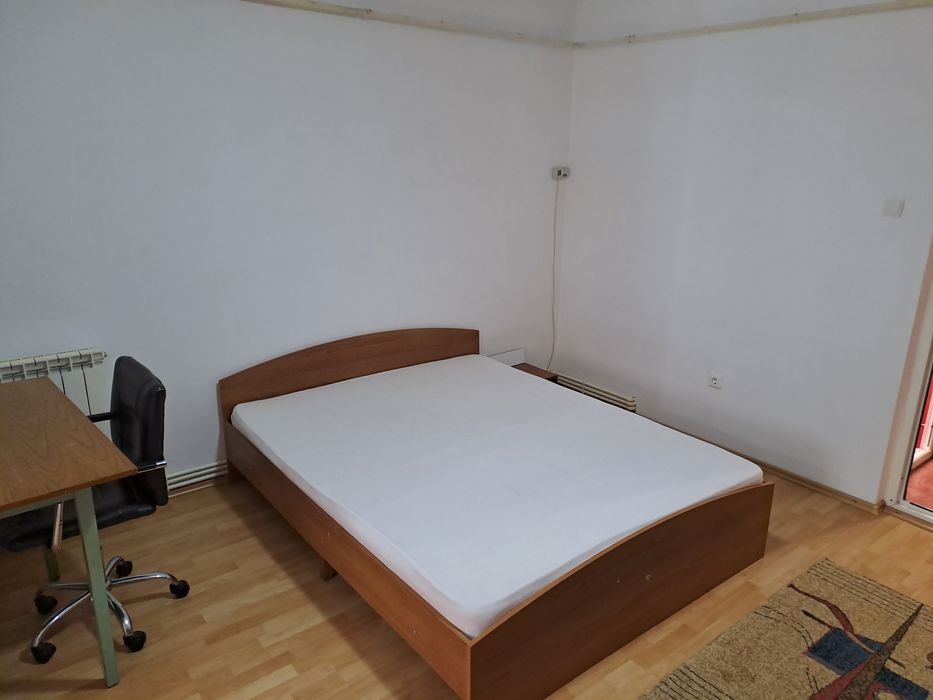 Inchiriez garsoniera