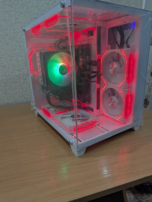 Корпус Аквариум с 7 ARGB кулерами