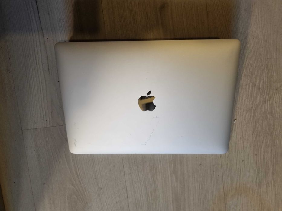 MacBook Pro 13" (M1, 2020) - Model A2338 - Defect