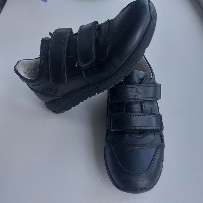 Продам две пары красовки