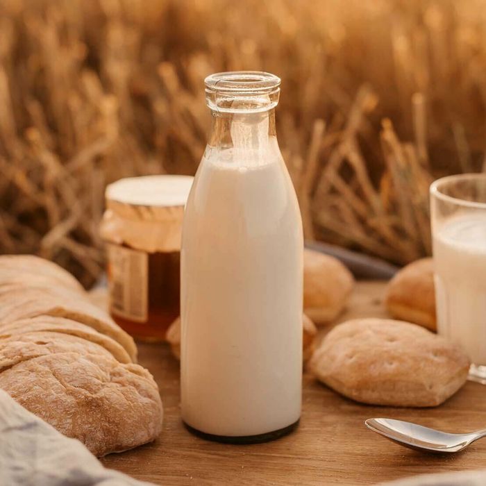 Домашние свежие молоко и Айран