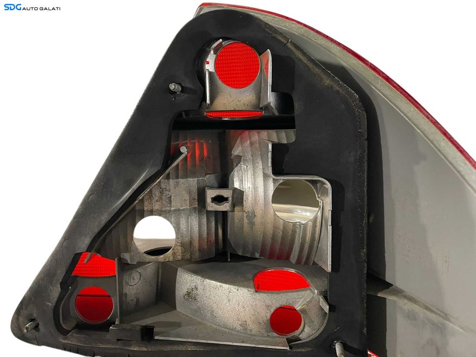 Stop Lampa Tripla Stanga Mercedes Clasa C Class W203 2001 - 2004 [LR0229]