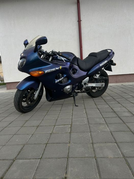 Suzuki GSX750F Katana