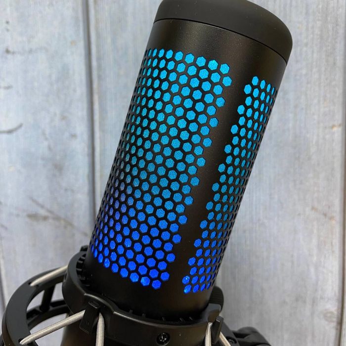 HyperX QuadCast S микрофон