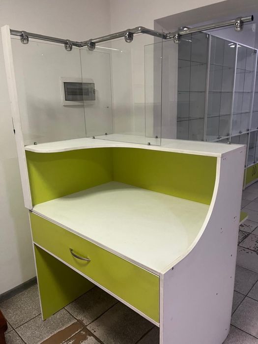 Продам аптечное оборудование, мебель для аптеки