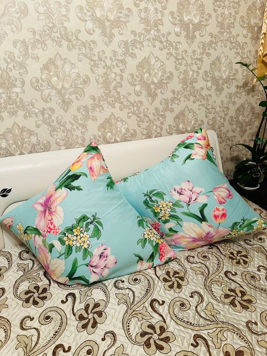 Продам подушку.размер65/65.