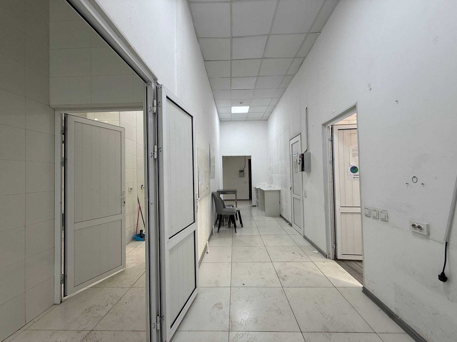 (Добрый) Аренда 45 м² и 60 м² на 1 линии проспекта Алишера Навои