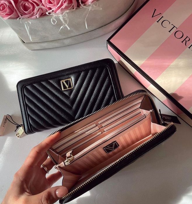 Елегантен портфейл Victoria’s Secret