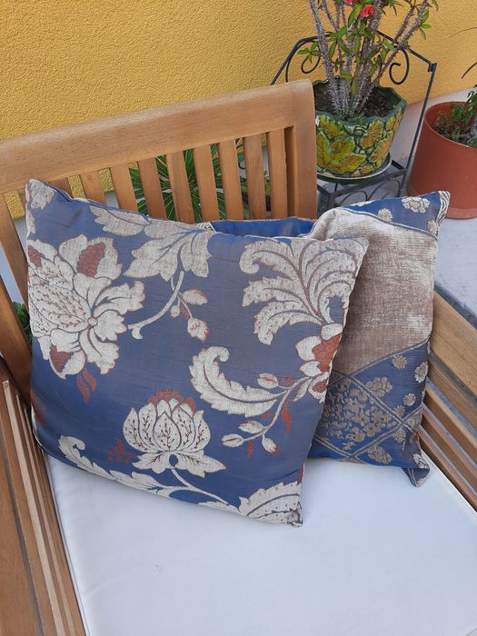 Килими два размера еднакви