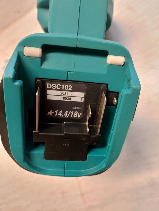 Професионална машина за рязане на шпилки Makita dsc 102