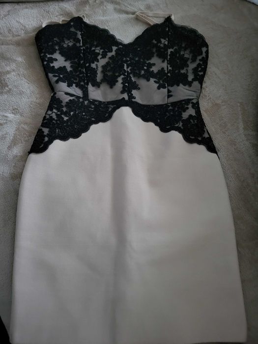 рокля с дантела вечерна