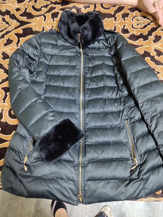 Продам женскую куртку