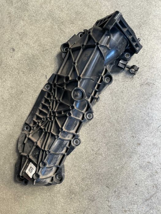 Galerie admisie stanga Vw/Audi/Porsche TFSI cod 06M133267P