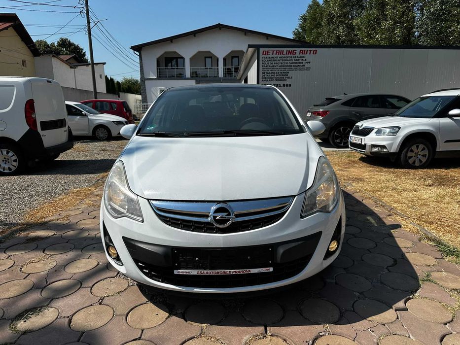 Opel CORSA 1.4 Benzina 2011