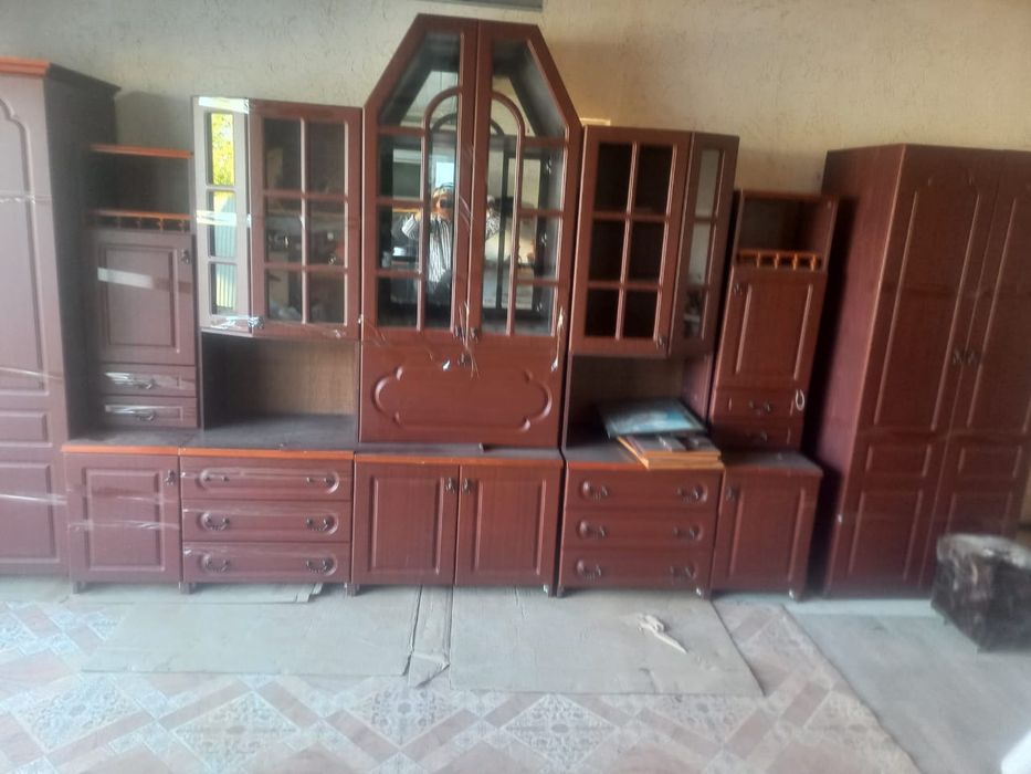 Продам стенку. В хорошем состоянии.