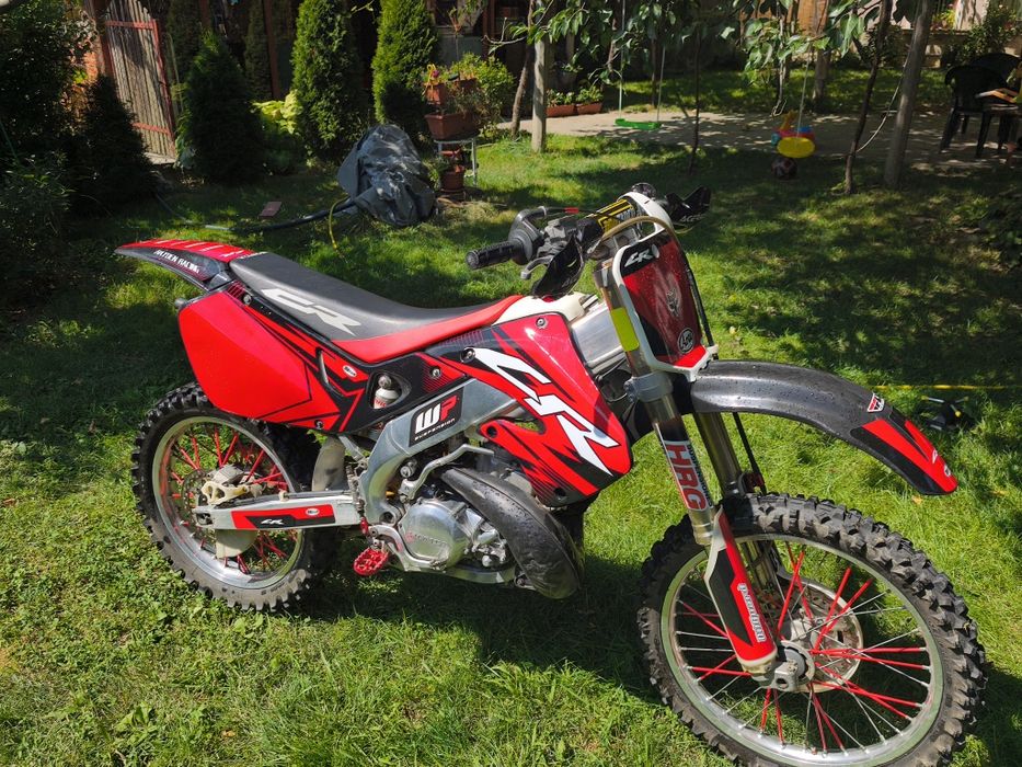 Продавам Honda cr250