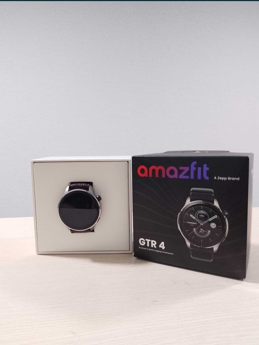 Смарт-часы Amazfit GTR 4 в отличном состоянии