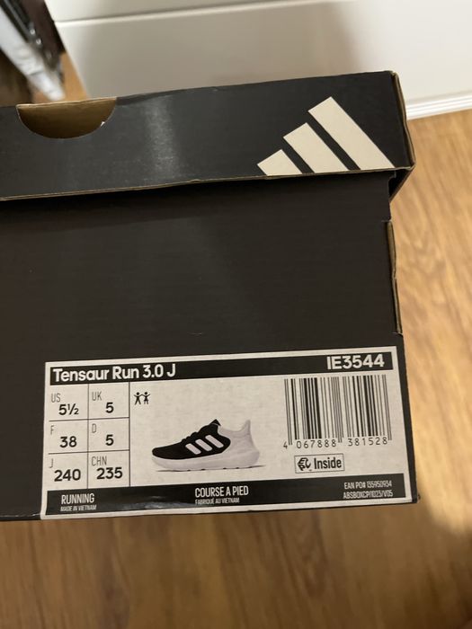 Обувки adidas 38 номер