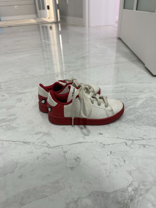 Оригинальные кроссовки adidas