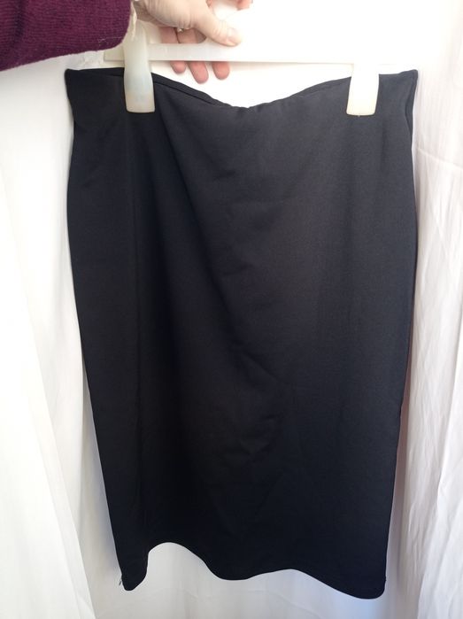 Fustă neagră , scurtă, S