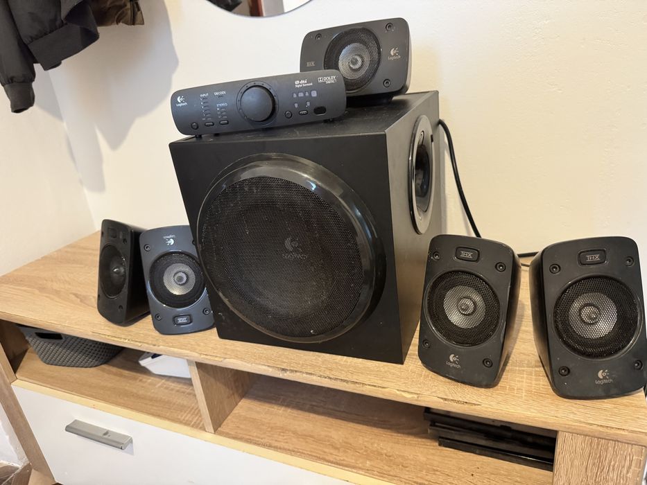 Sistem audio Logitech 4+1 (statie separta cu alt tun de bas si alte 2 boxe)