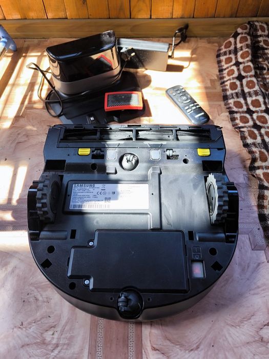 Робот-пылесос Samsung SR20M707CWD / POWERbot VR7000