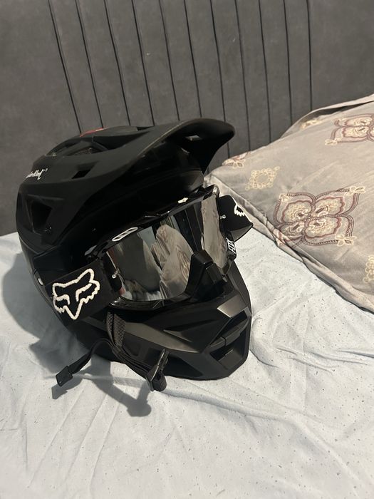 Спортивный шлем.