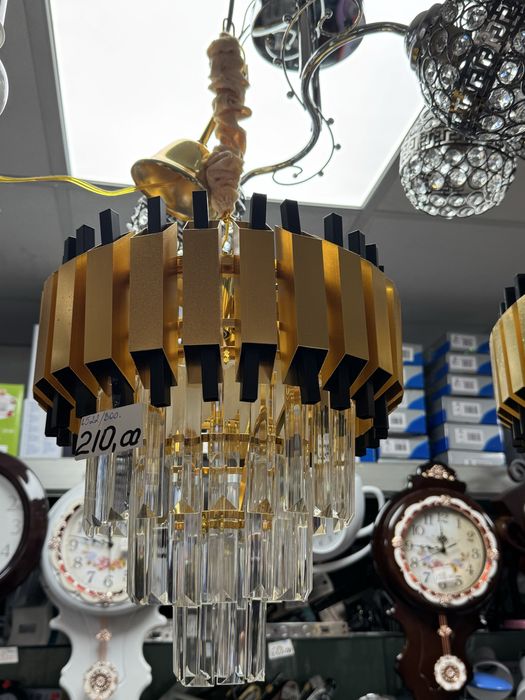 Vand lustre NOI cu cristale