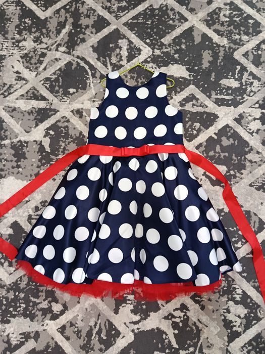 Продам платье на девочку