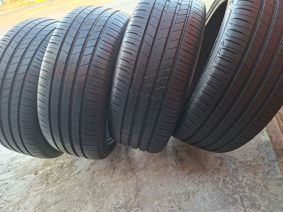 Продам шины. 225/45/18  бриджестон