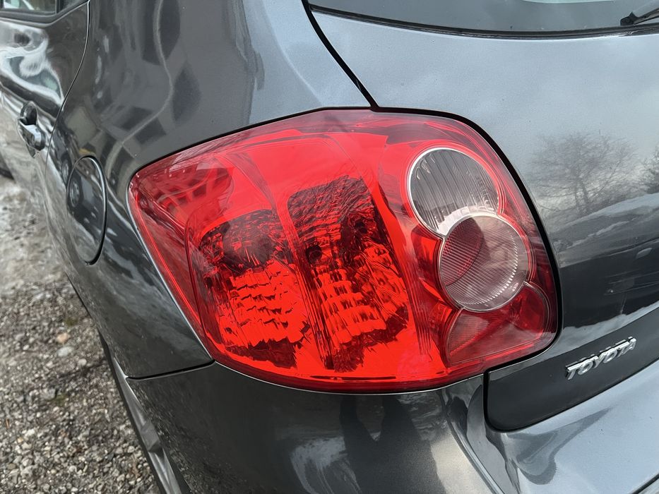 Toyota Auris 2.2 DCAT на части