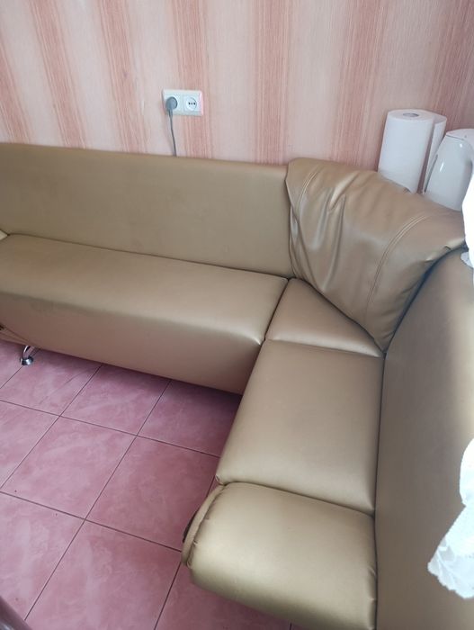 Продам кухонный угловой диван