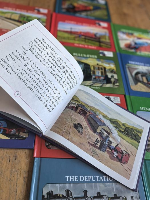 Детски книжки на английски език Thomas the Tank Engine(   влакчето Томас) – 13 бр. (Като нови)
