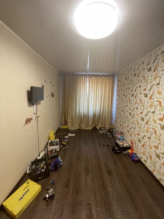 Продам 3-комнатную, 14 мкр!