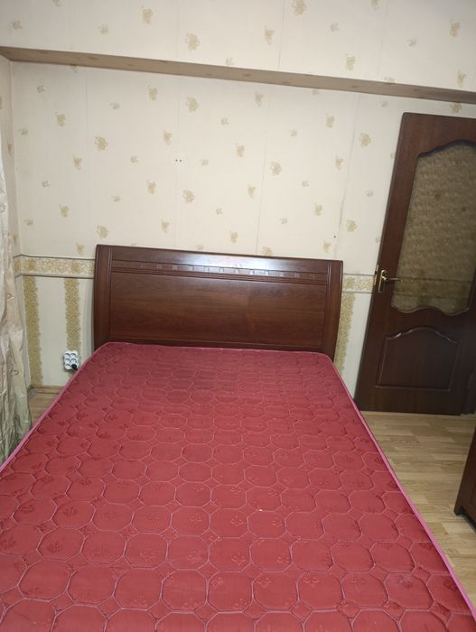 Продам двуспальную кровать.