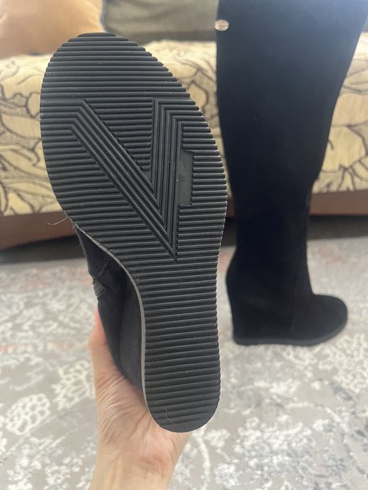 Продаются сапоги