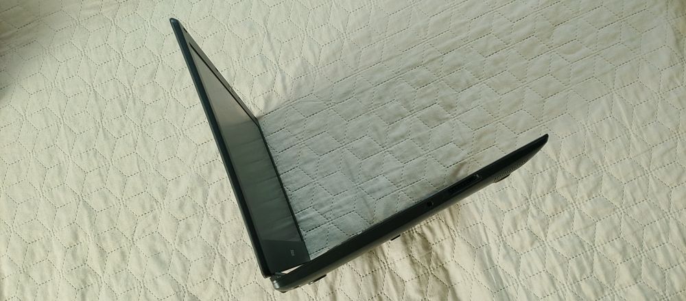 Acer Aspire V3-371, cu ecran de 14 inch