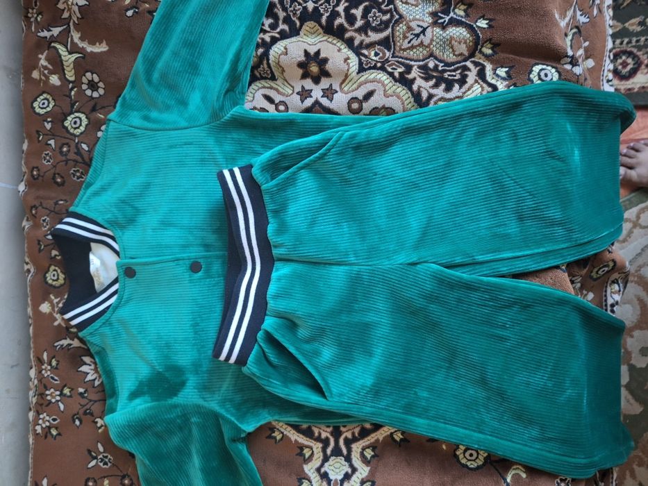 Костюм брючный на девочку