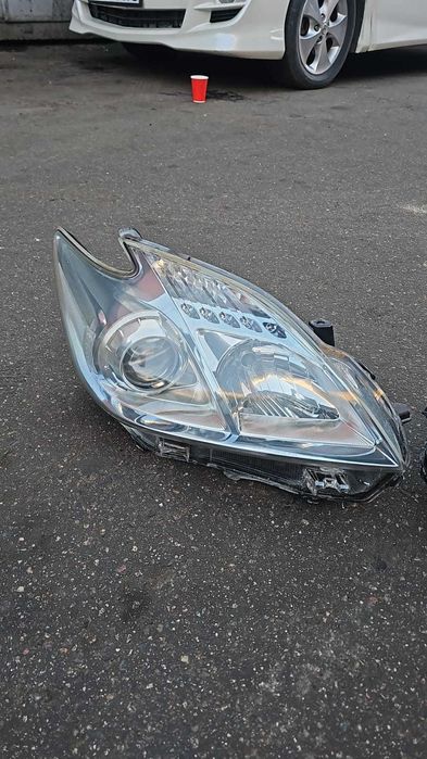 Фары на Toyota Prius