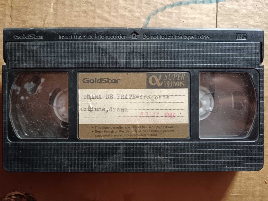 Vând casete filme 30 de casete diverse filme