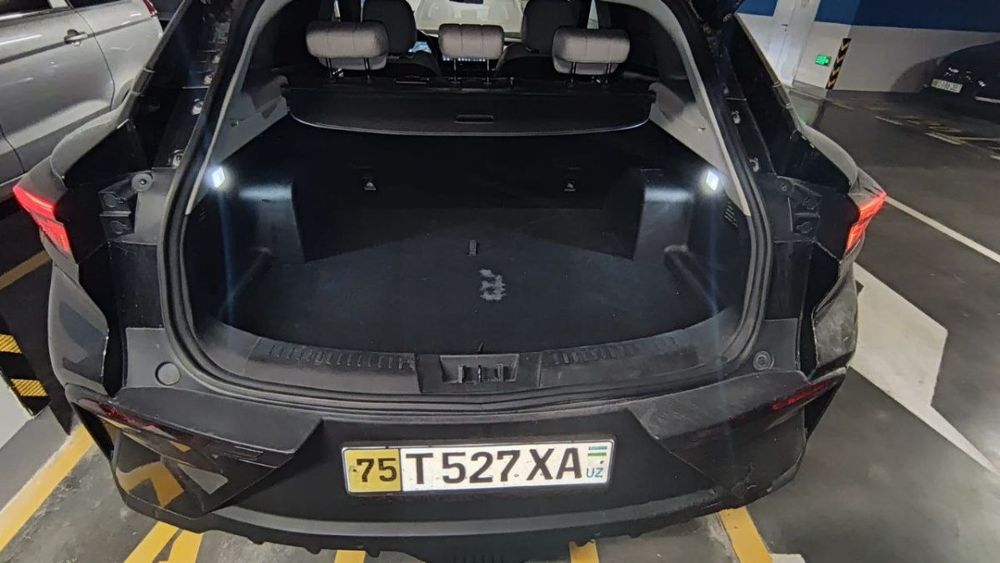 Chery Kampanyaga tegishli Nomi Aiqar EQ7 Elektromobil