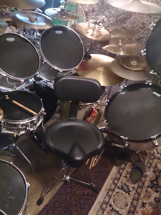 Голям комплект барабани Амати