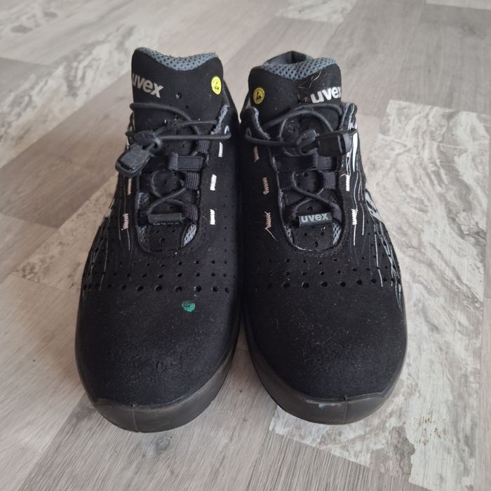 Bocanci de lucru cu bombeu Uvex nr 45