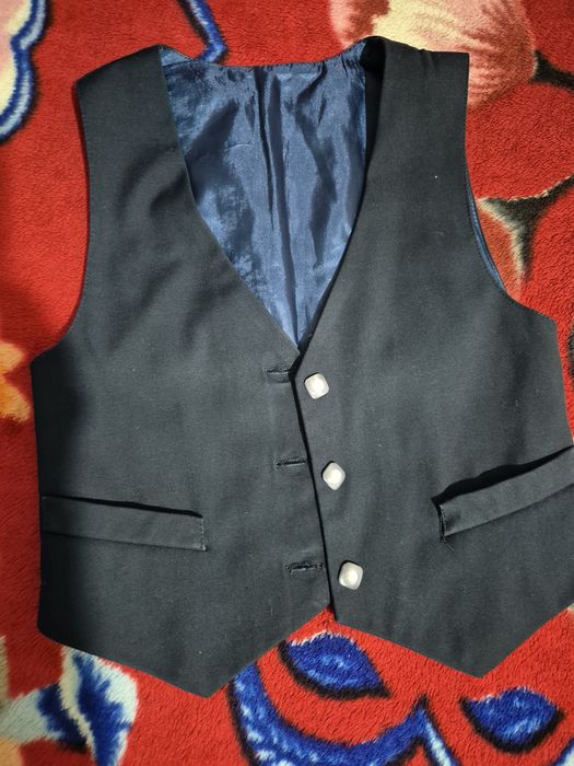 Продам школьную блузку для девочки