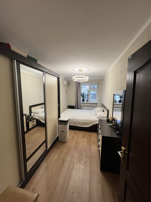 Своя !!!  2-х комнатная 2 этаж рисовый базар.