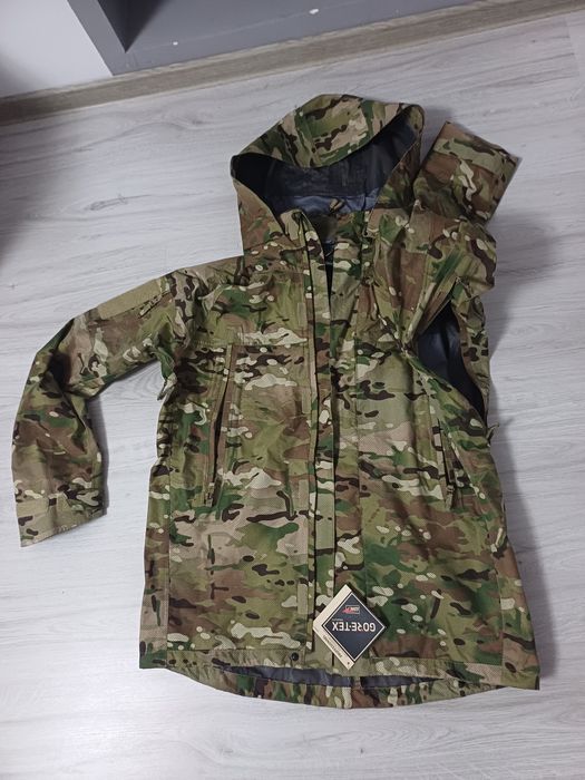 Geaca gore- tex camuflaj