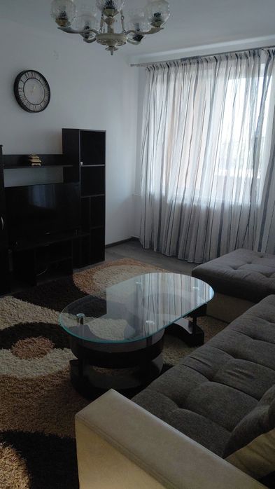 Vand apartament urgent
