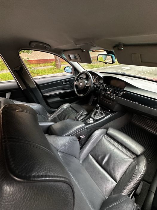 BMW E90 318d | Navi mare | Interior recaro piele | R19