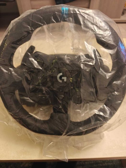 Volan Logitech G923 Trueforce pentru PS5, PS4 and PC