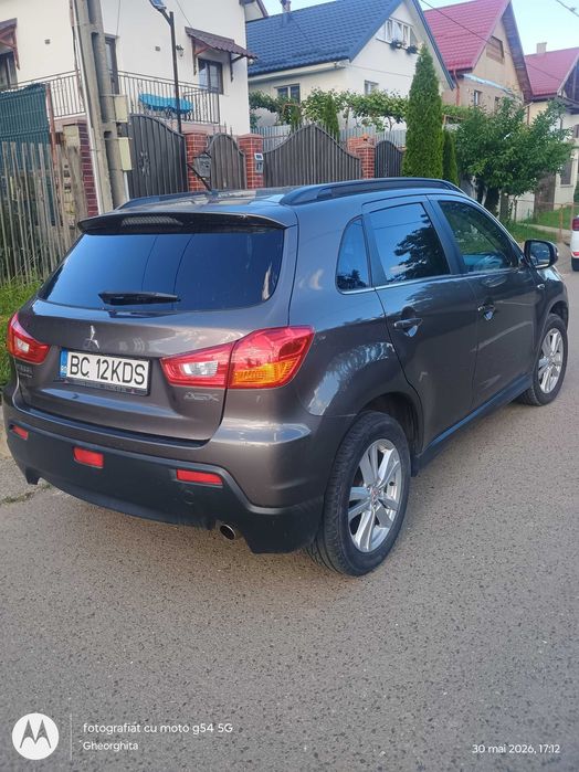 Vând Mitsubishi ASX